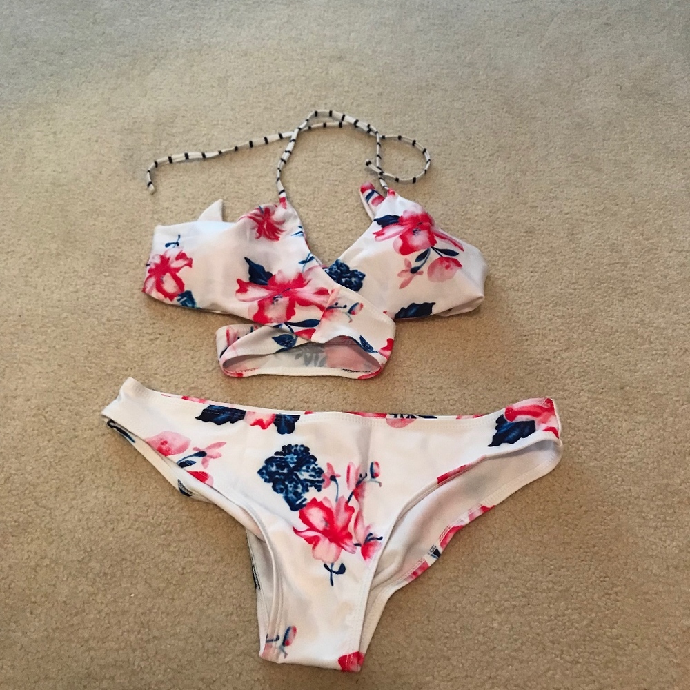 White Floral Bikini (medium)